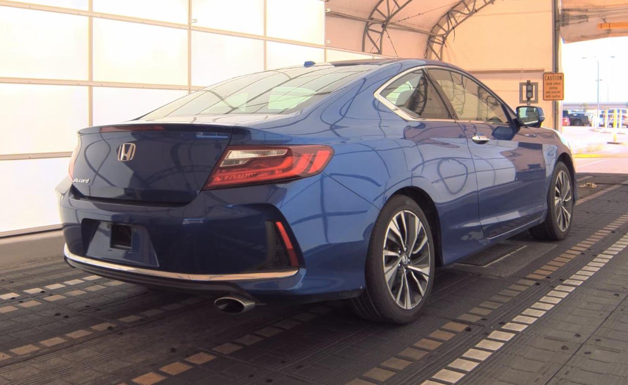 Used 2017 Honda Accord EX image 9