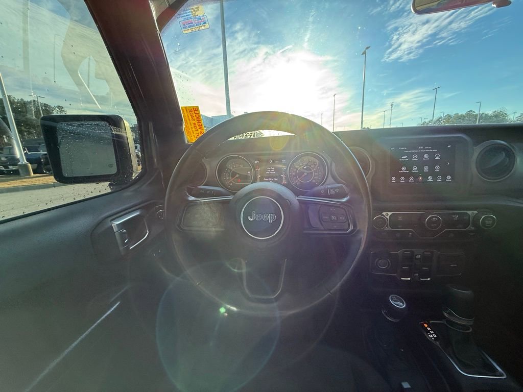 Used 2021 Jeep Gladiator Willys image 14