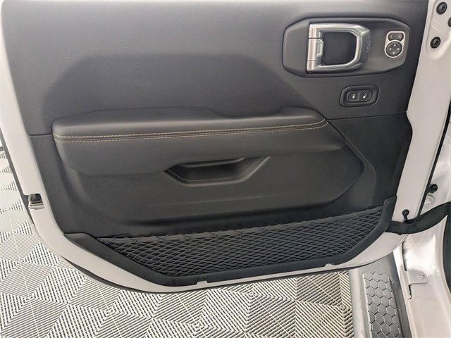 Used 2024 Jeep Wrangler Sahara w/ Technology Group image 10