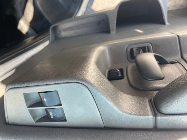 Used 2015 Chevrolet Express 2500 w/ Chrome Appearance Package RWD image 9