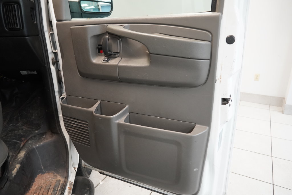 Used 2014 GMC Savana 2500 RWD image 24
