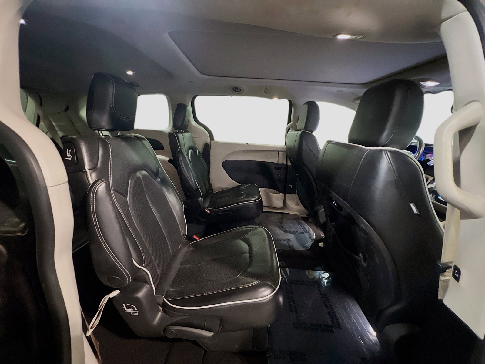 Used 2022 Chrysler Pacifica Limited FWD image 22
