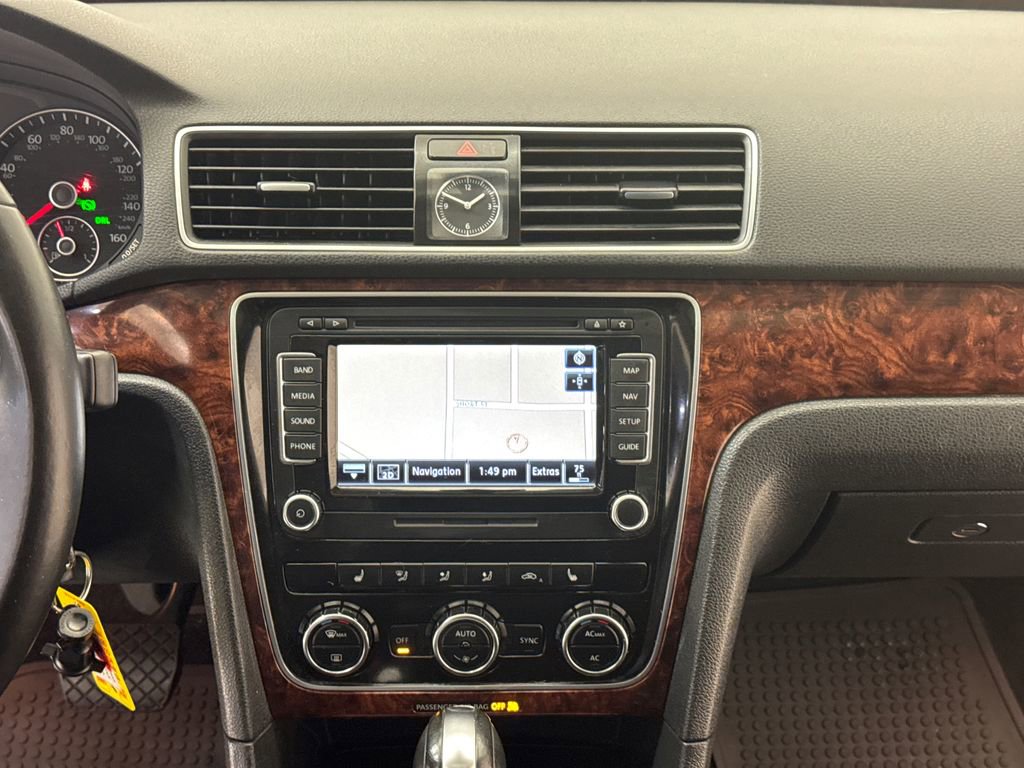 Used 2012 Volkswagen Passat 2.5 SEL image 15