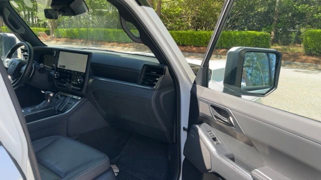 Used 2024 Lexus GX 550 w/ Accessory Package (Z1) image 8