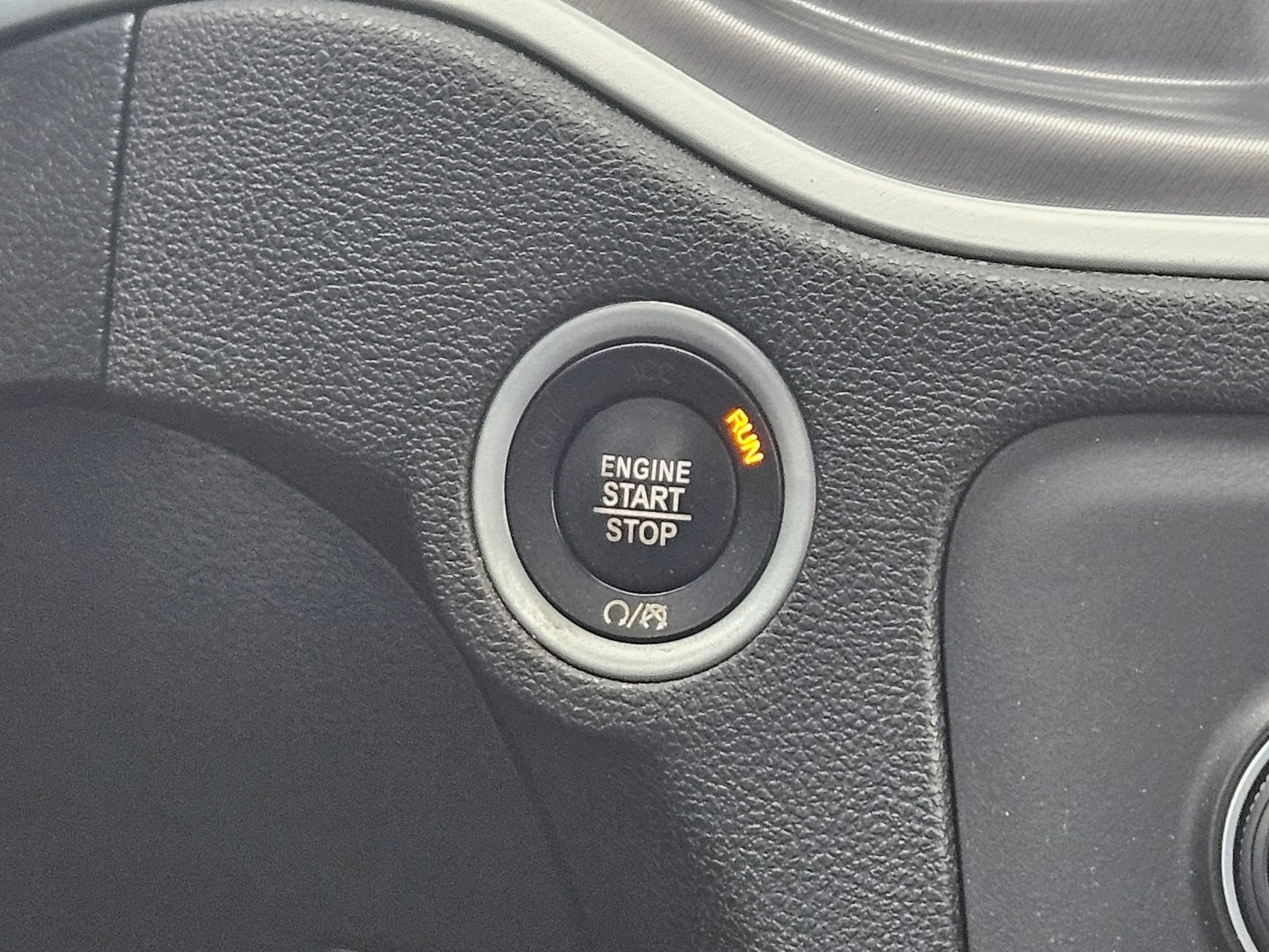 Used 2022 Dodge Charger SXT w/ Blacktop Package image 15