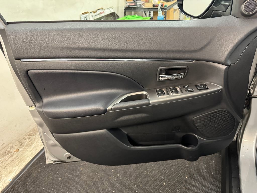 Used 2024 Mitsubishi Outlander Sport SE image 14