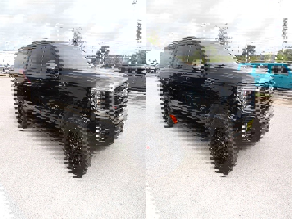 Certified 2023 GMC Yukon XL AT4 image 3