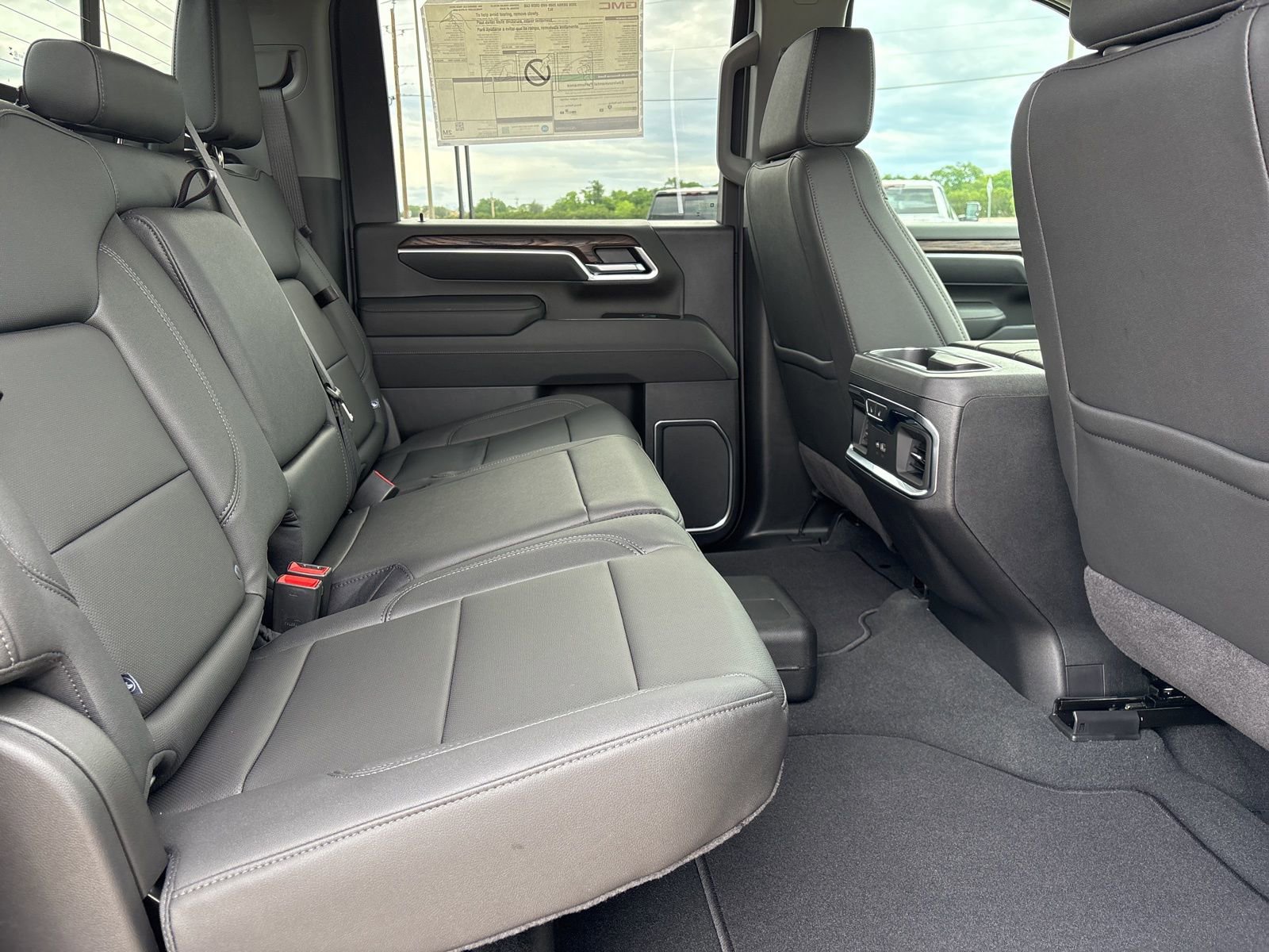 New 2026 GMC Sierra 2500 SLT w/ SLT Premium Package AWD/4WD image 17