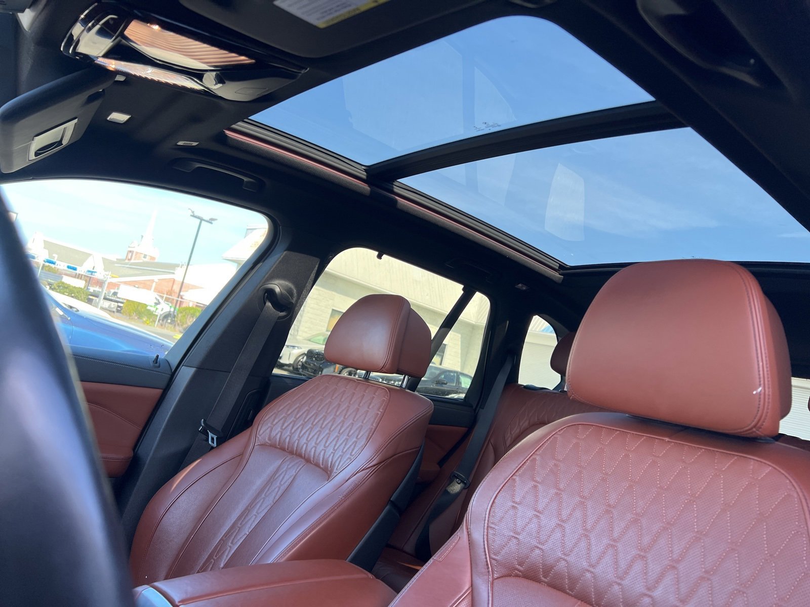 Used 2022 BMW X5 xDrive45e w/ M Sport Package image 16