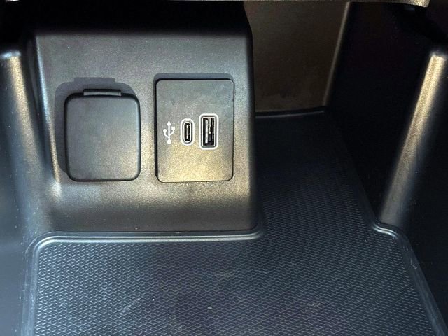 Used 2025 Ford Explorer Active w/ Active Comfort Package image 31