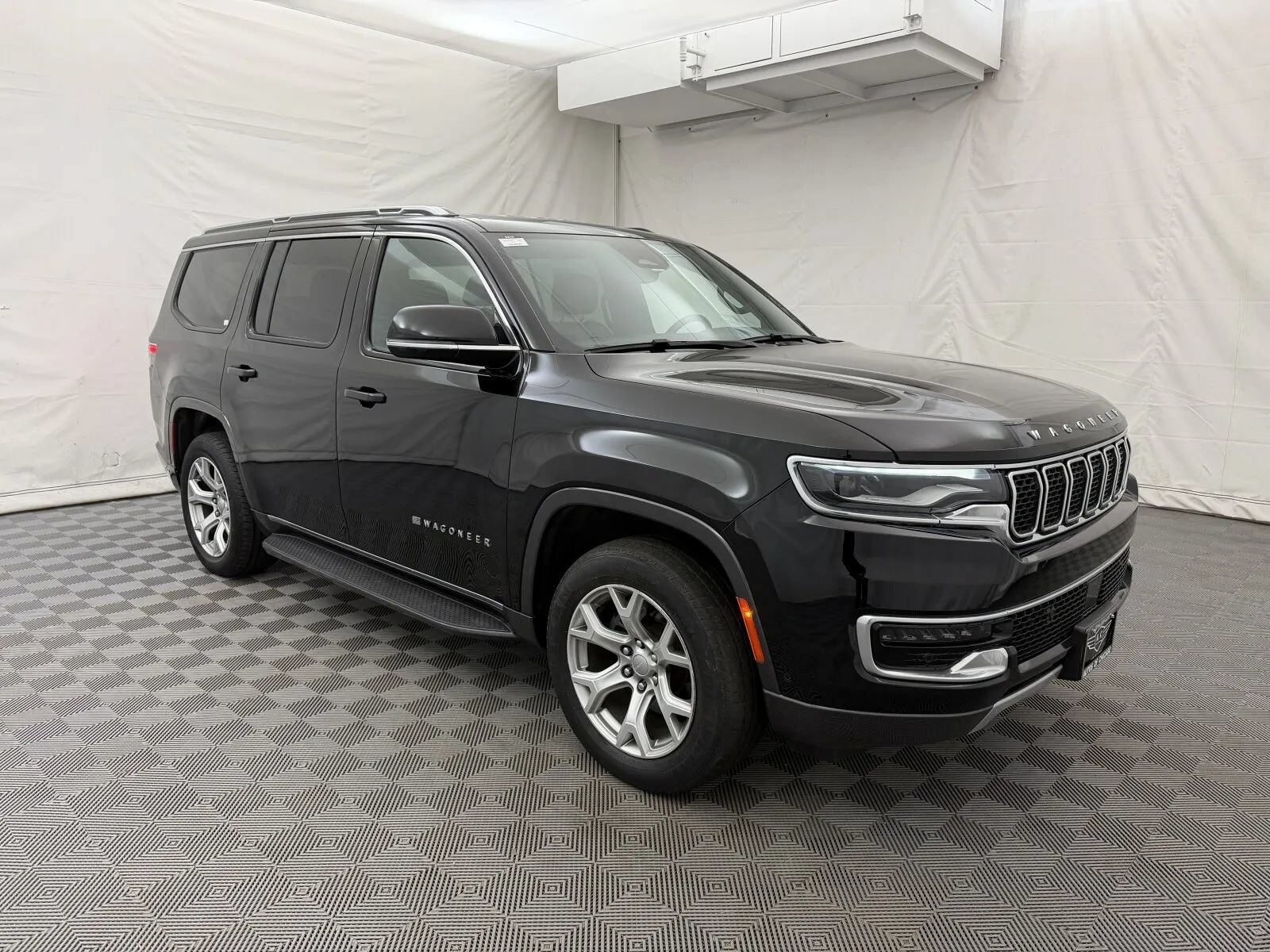 Used 2022 Jeep Wagoneer Series II AWD/4WD image 4