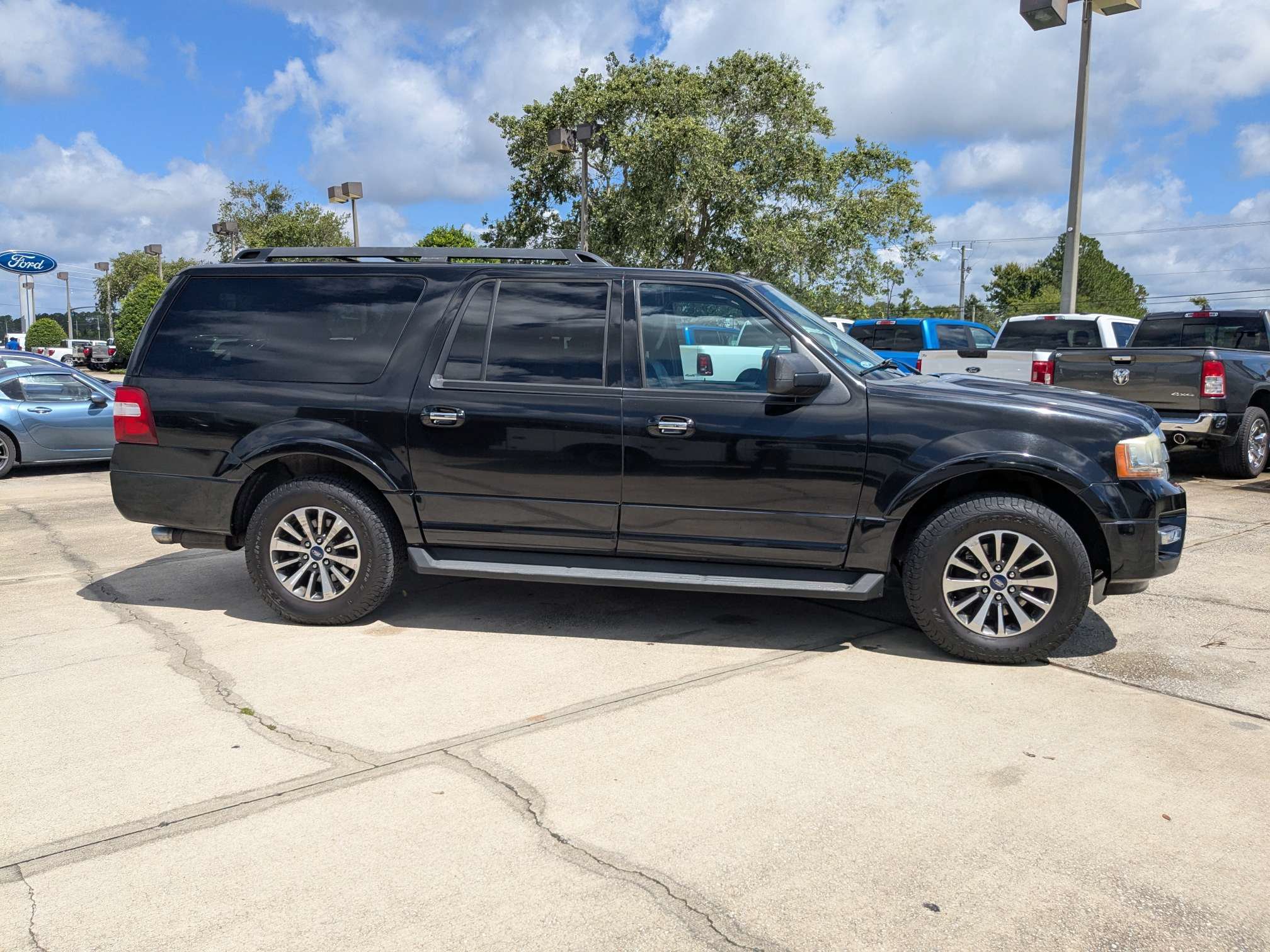 Used 2016 Ford Expedition EL 2WD image 3