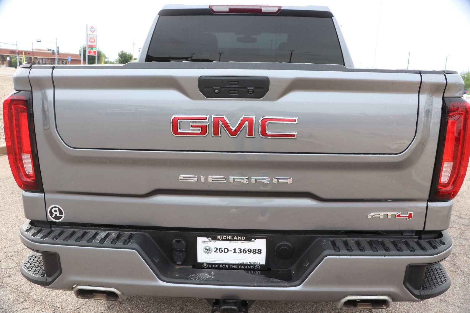 Used 2022 GMC Sierra 1500 AT4 AWD/4WD image 6