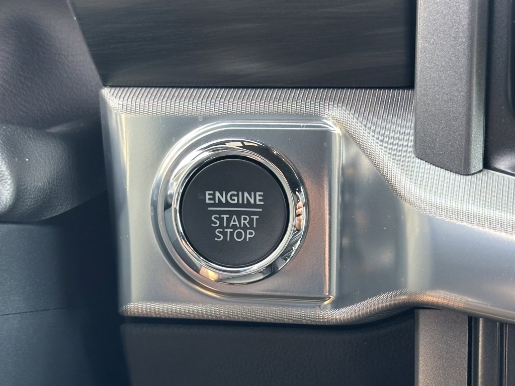 Used 2025 Ford F150 Lariat w/ Equipment Group 501A Mid image 31