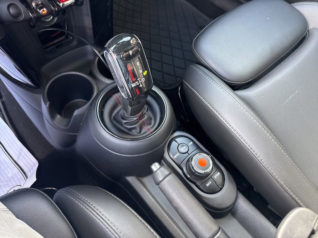 Used 2020 MINI Cooper S w/ Premium Package image 16