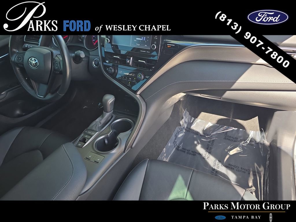 Used 2022 Toyota Camry XSE FWD image 9