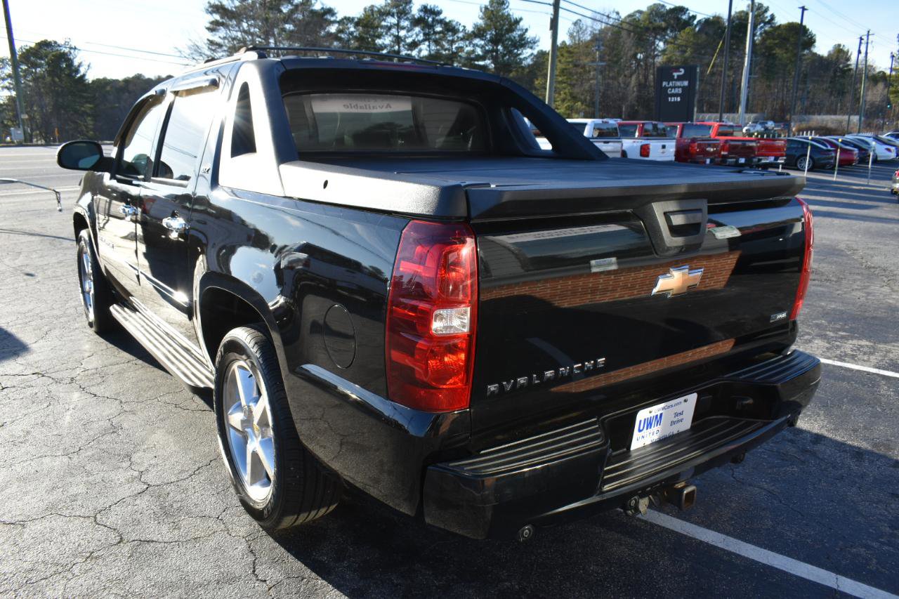 Used 2009 Chevrolet Avalanche LTZ image 7