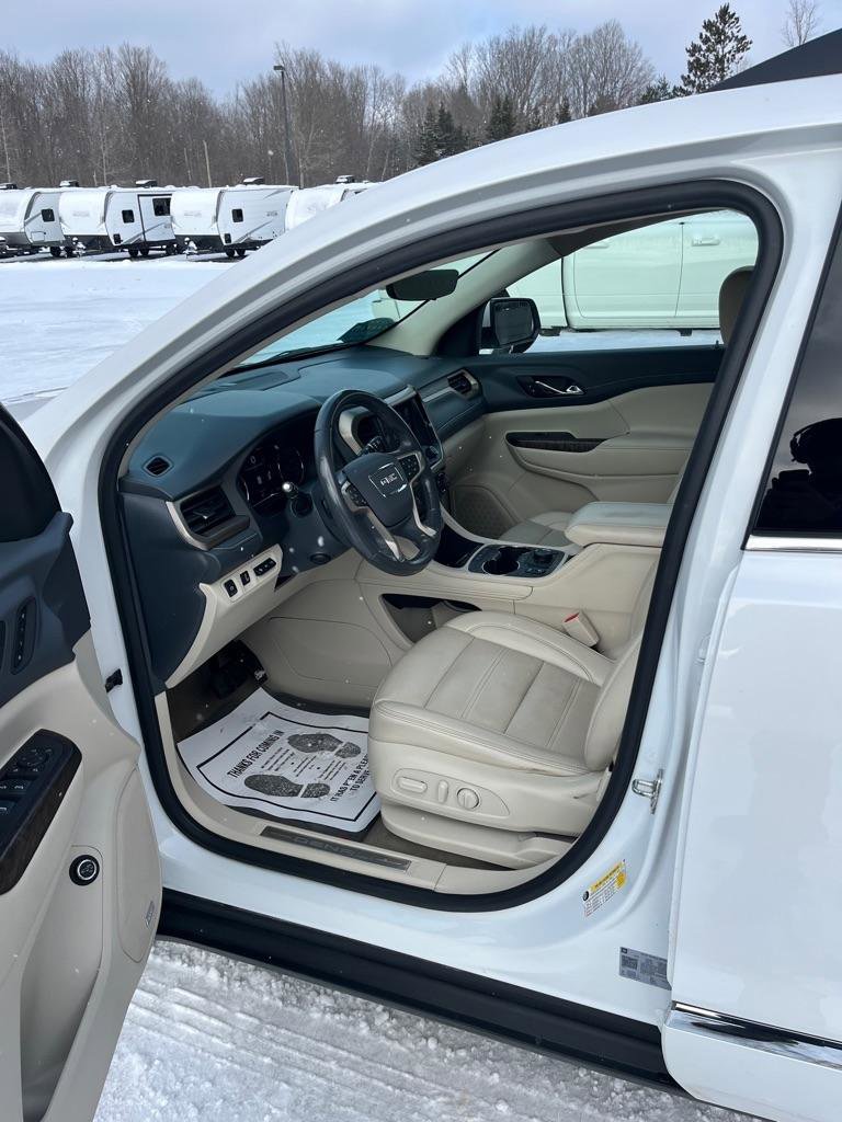 Used 2021 GMC Acadia Denali w/ Denali Ultimate Package image 8