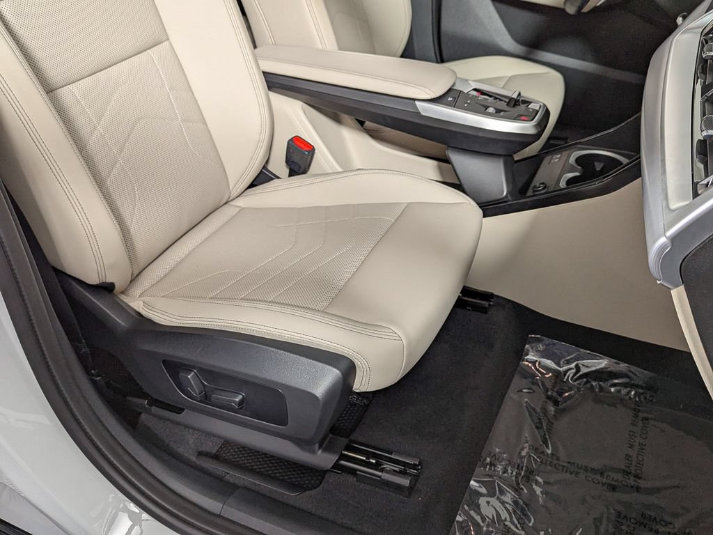 Used 2025 BMW X1 xDrive28i w/ Technology Package AWD/4WD image 34
