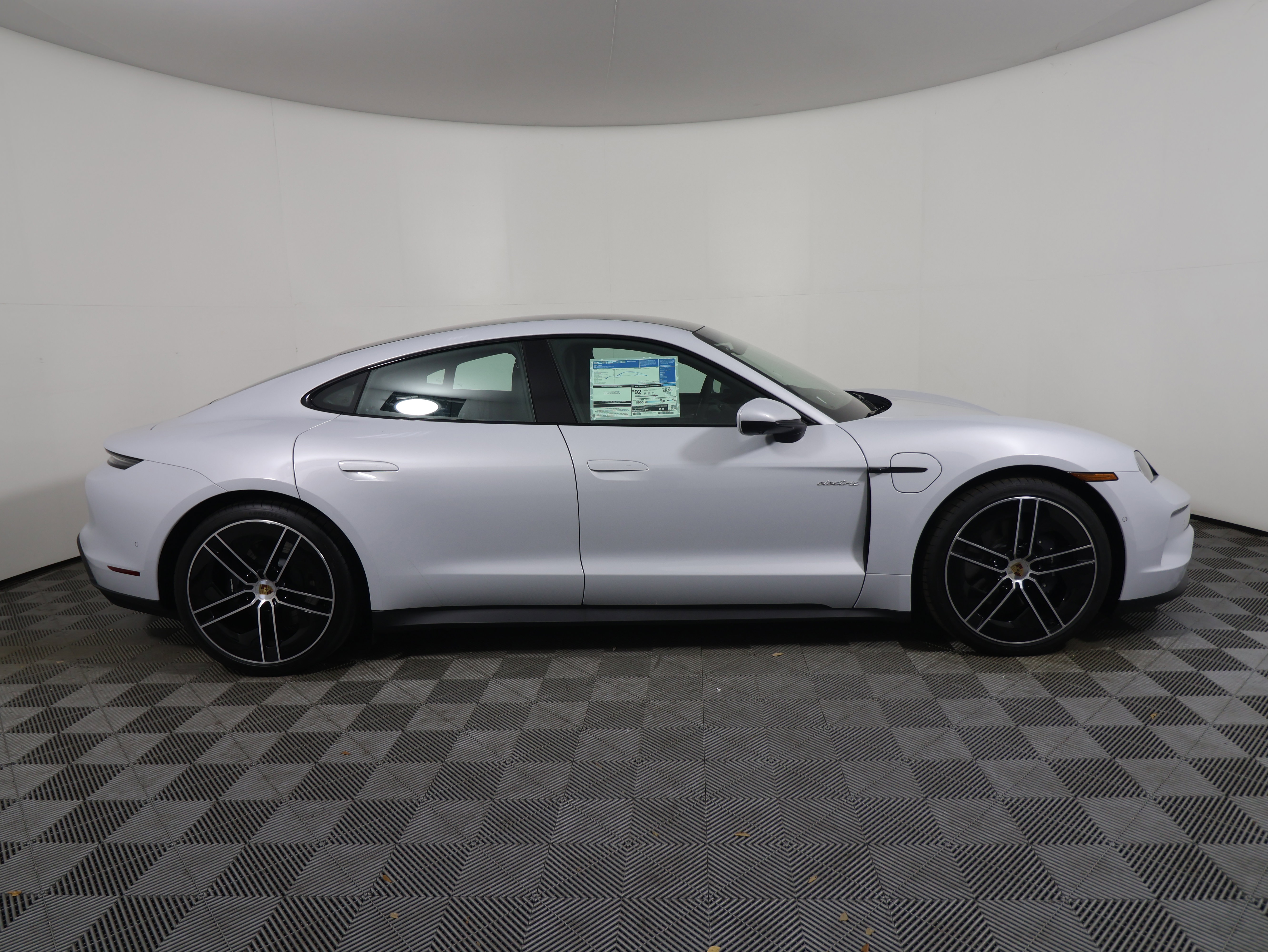 New 2025 Porsche Taycan image 8