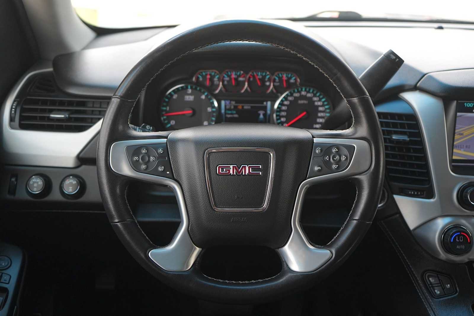Used 2020 GMC Yukon SLT w/ Open Road Package AWD/4WD image 16