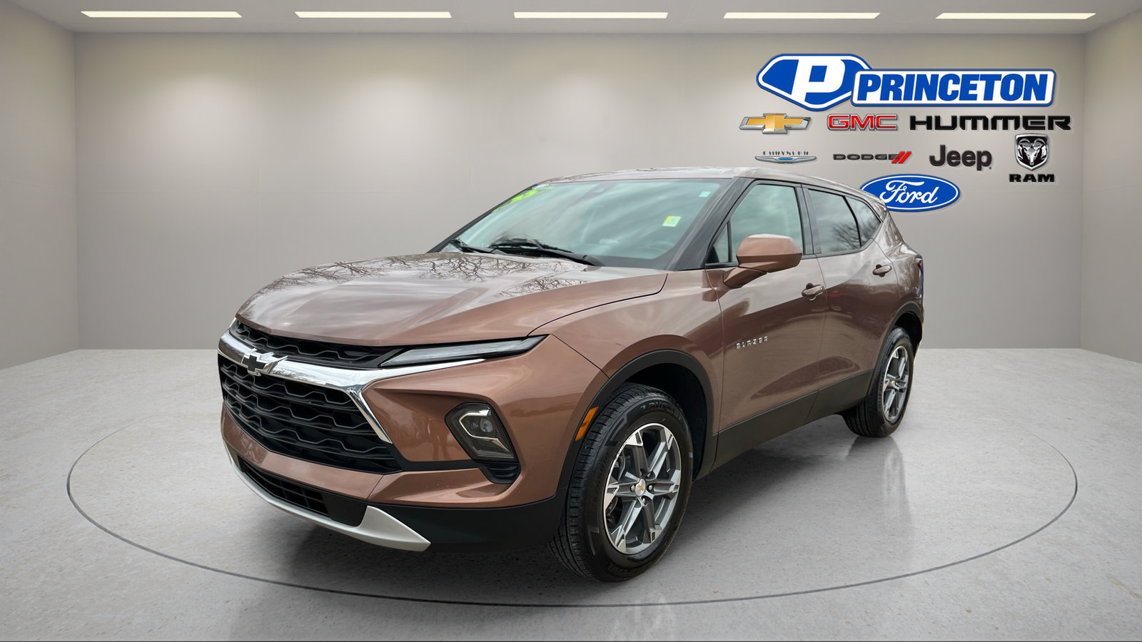 Used 2023 Chevrolet Blazer LT w/ Driver Confidence Package FWD image 3