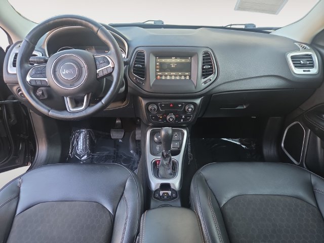 Used 2018 Jeep Compass Latitude w/ Popular Equipment Group AWD/4WD image 10
