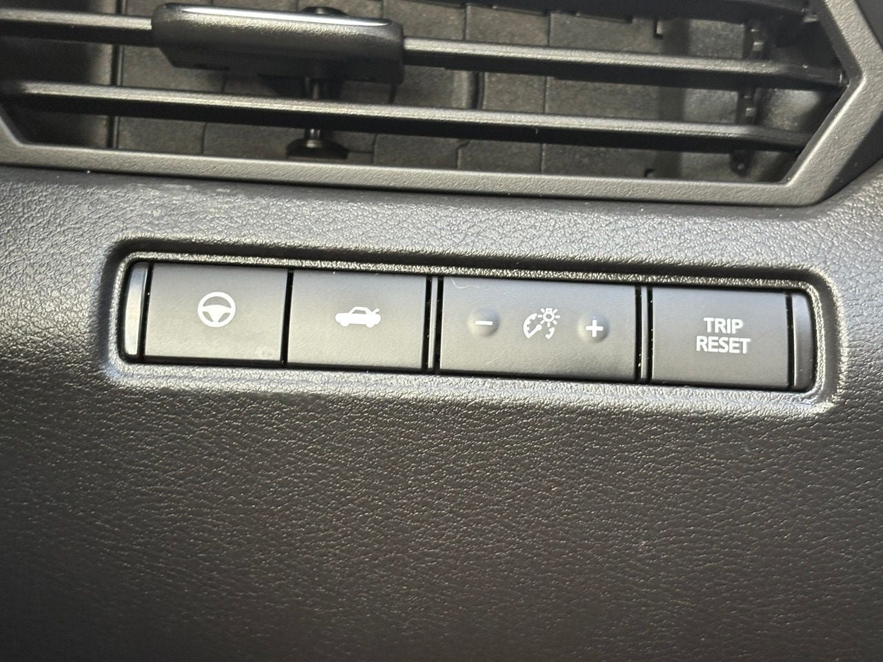Used 2023 Nissan Altima 2.5 SL FWD image 21