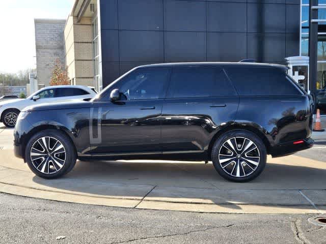 Used 2025 Land Rover Range Rover SE AWD/4WD image 5