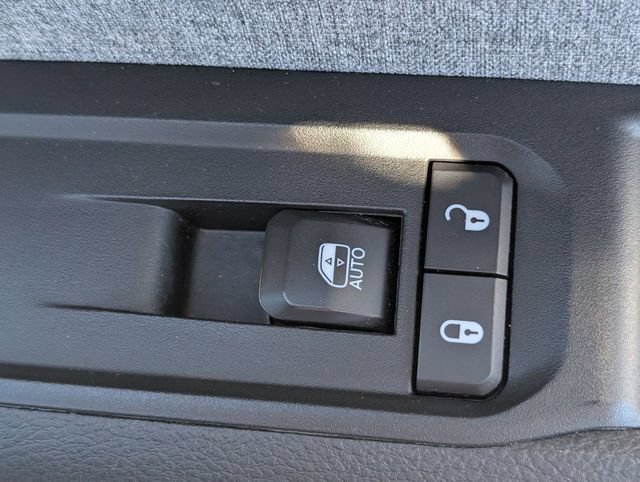 Certified 2023 Jeep Compass Sport AWD/4WD image 32
