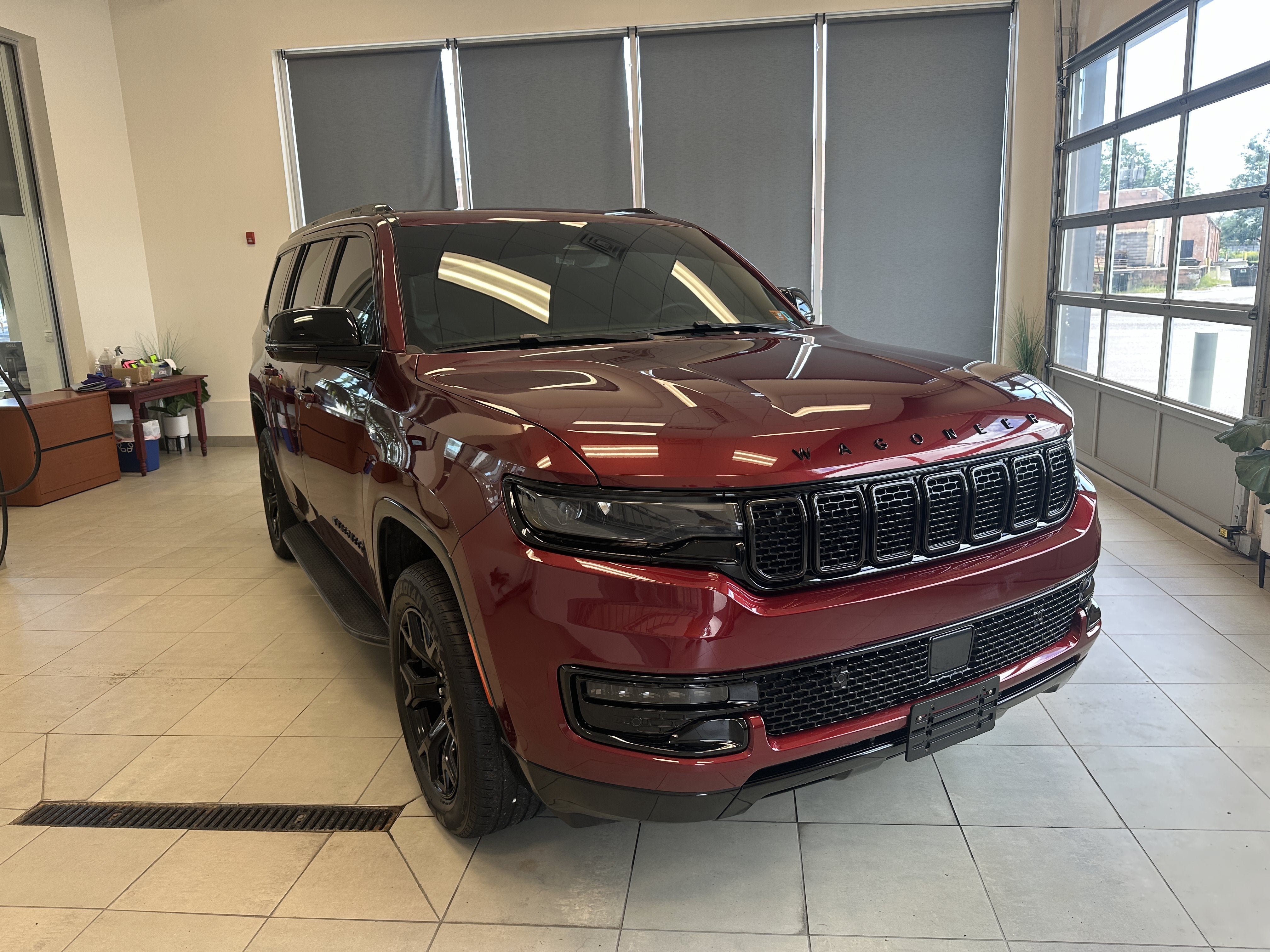 Used 2024 Jeep Wagoneer Series II AWD/4WD image 3