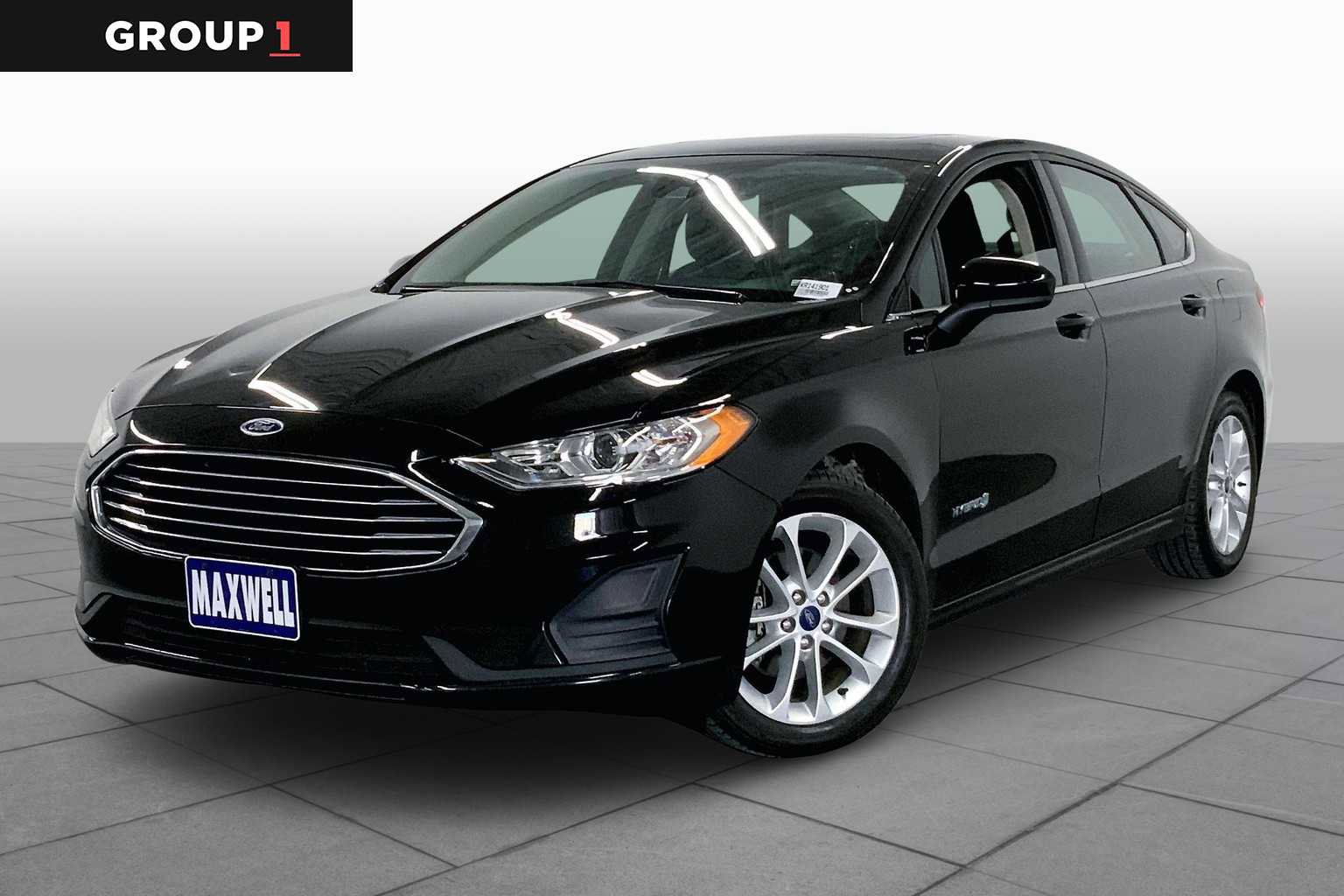 Used 2019 Ford Fusion SE FWD image 1