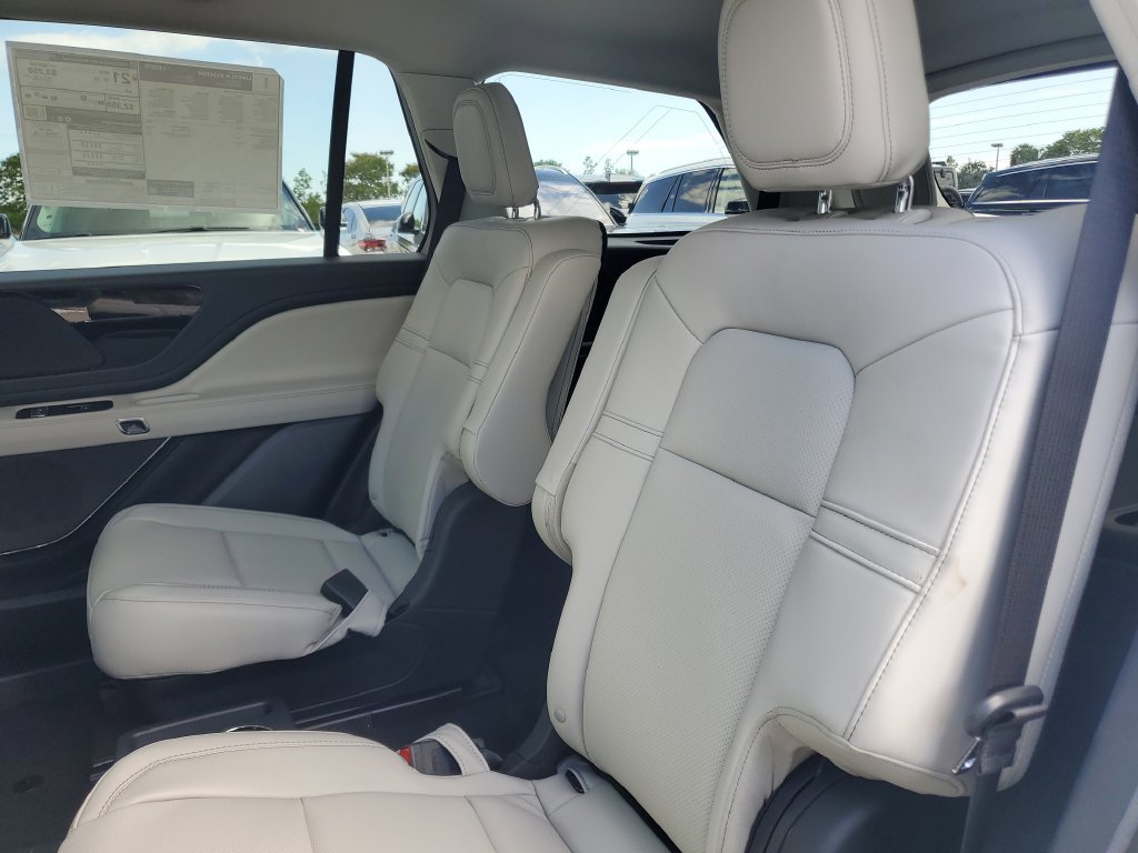New 2026 Lincoln Aviator 2WD image 12