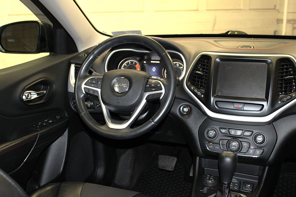 Certified 2017 Jeep Cherokee Trailhawk w/ Comfort/Convenience Group AWD/4WD image 14