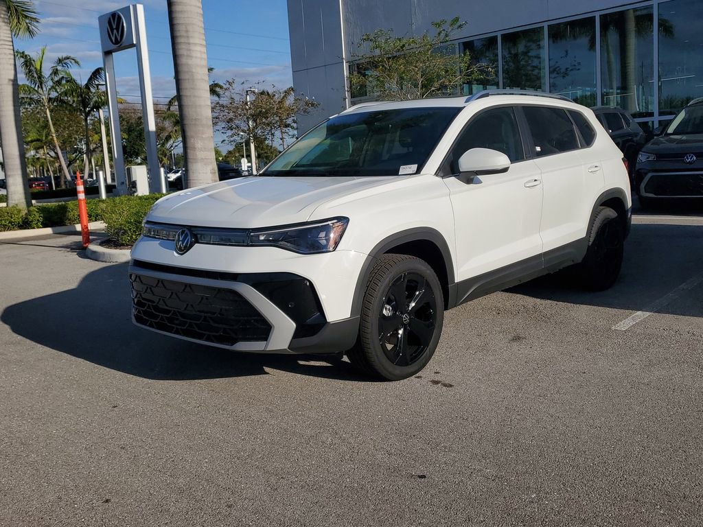 New 2025 Volkswagen Taos SEL image 3