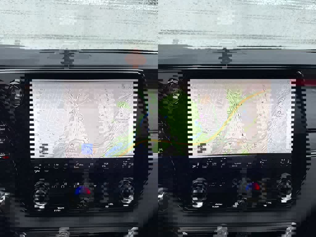 Used 2025 Lexus RX 450h Luxury image 25