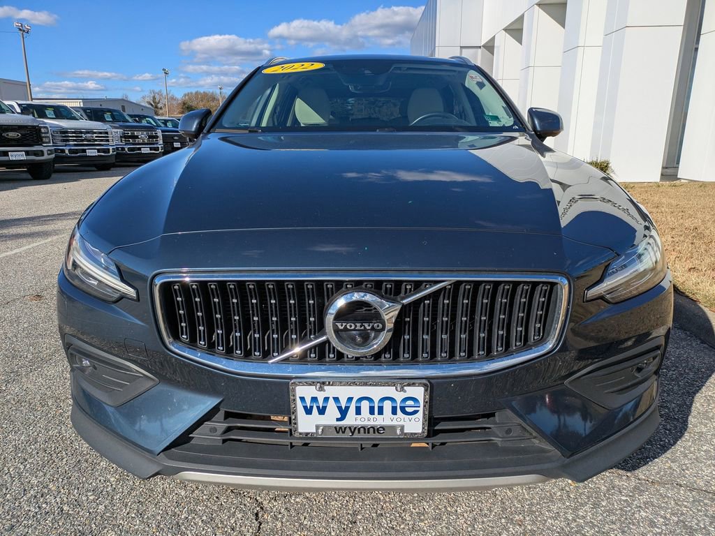 Used 2020 Volvo V60 T5 Cross Country AWD/4WD image 9