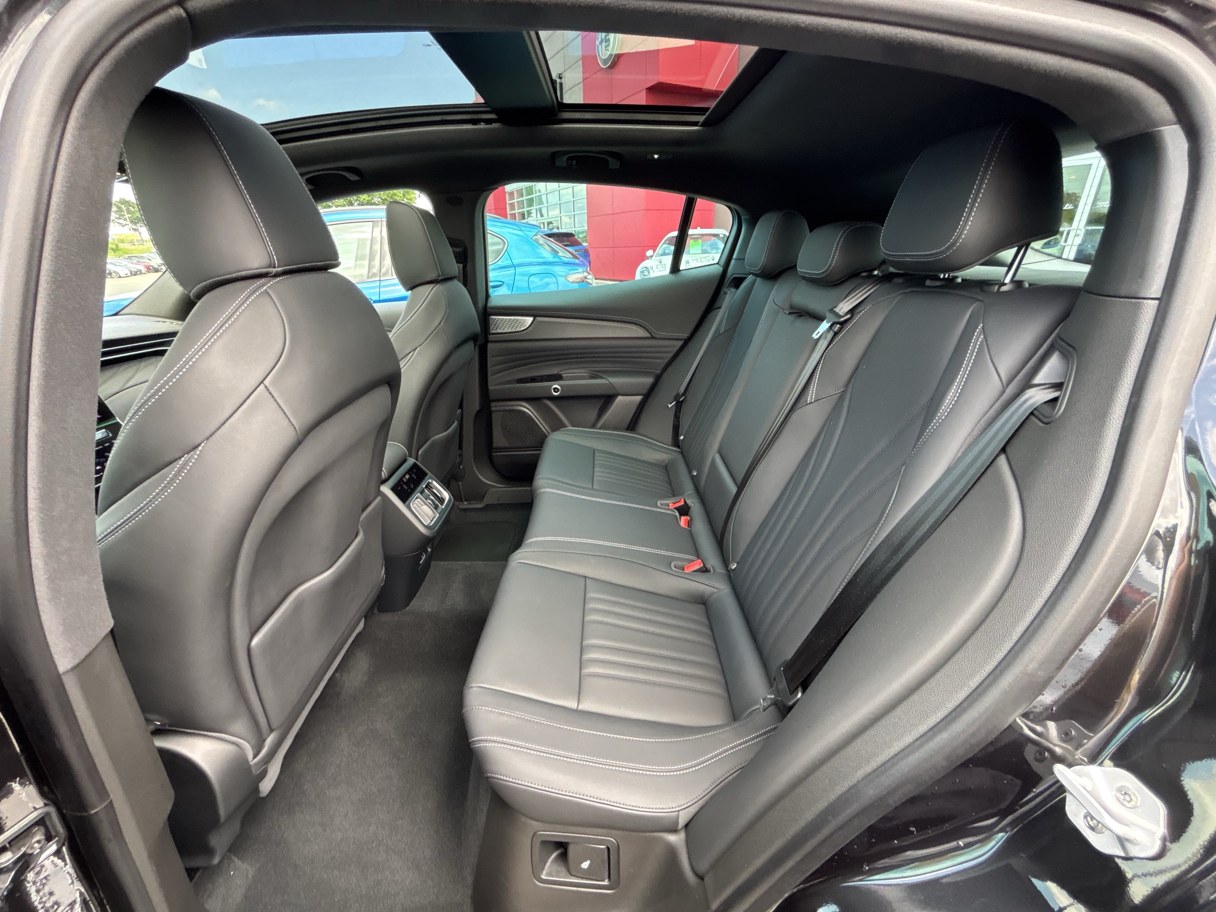 Used 2025 Maserati Grecale Folgore AWD/4WD image 43