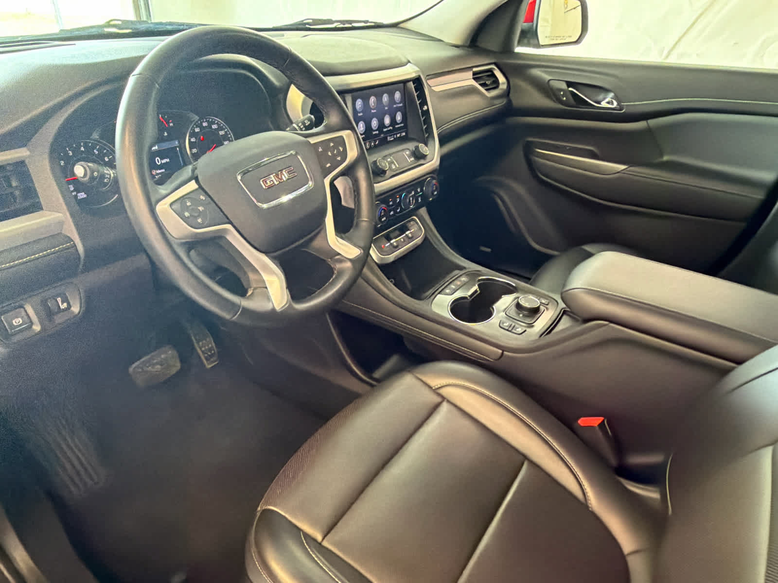 Used 2023 GMC Acadia SLT FWD image 15