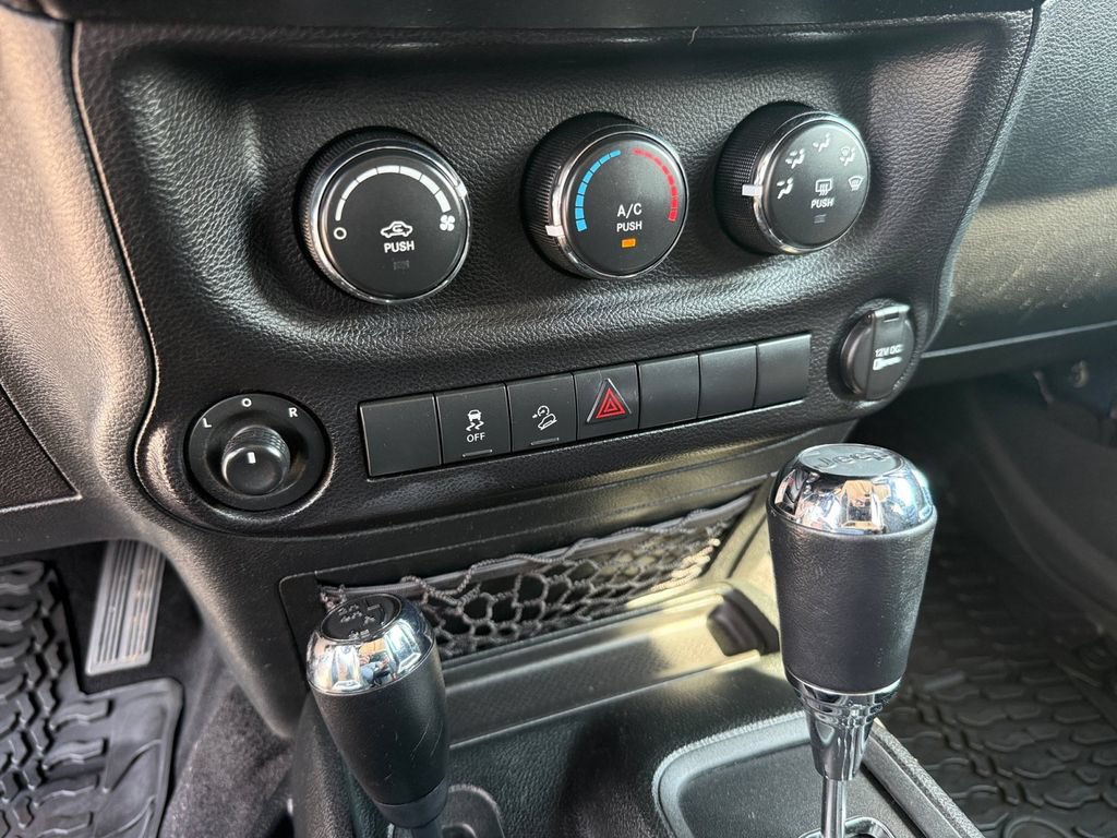 Used 2017 Jeep Wrangler Unlimited Sport w/ Quick Order Package 24S AWD/4WD image 19