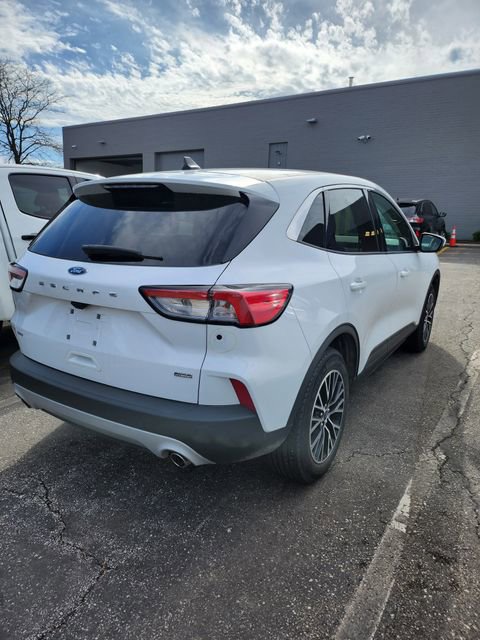 Used 2021 Ford Escape SE image 3