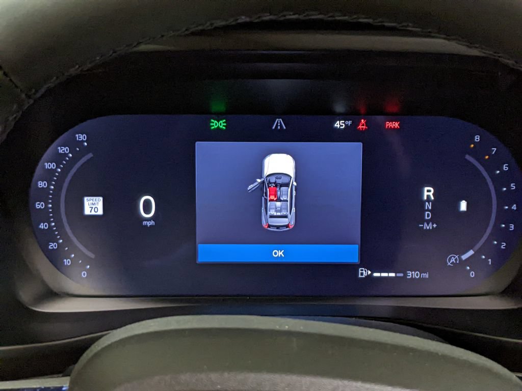 New 2026 Volvo XC40 B5 Core AWD/4WD image 15