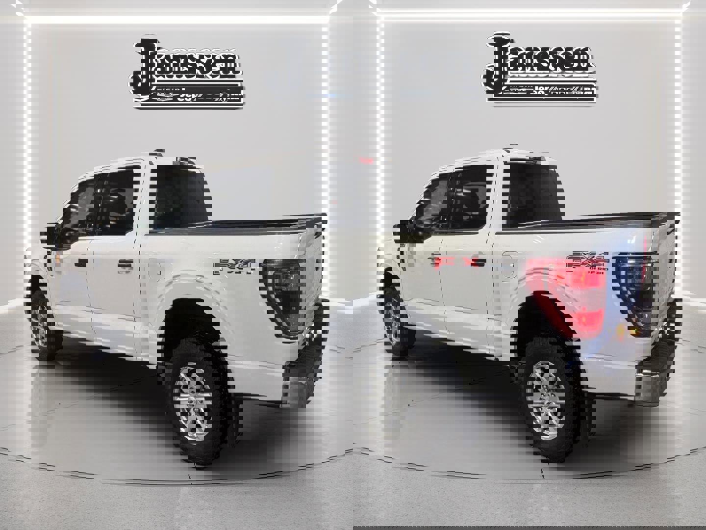 Used 2022 Ford F150 XLT w/ Equipment Group 301A Mid image 4