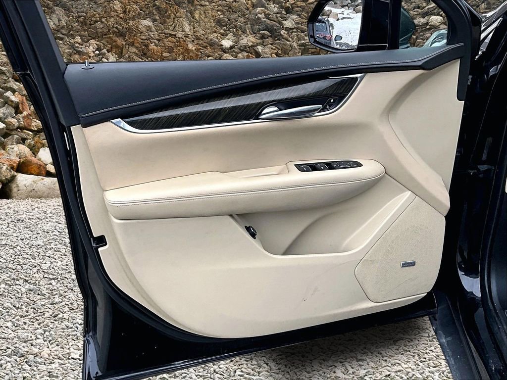 Used 2019 Cadillac XT5 AWD image 21