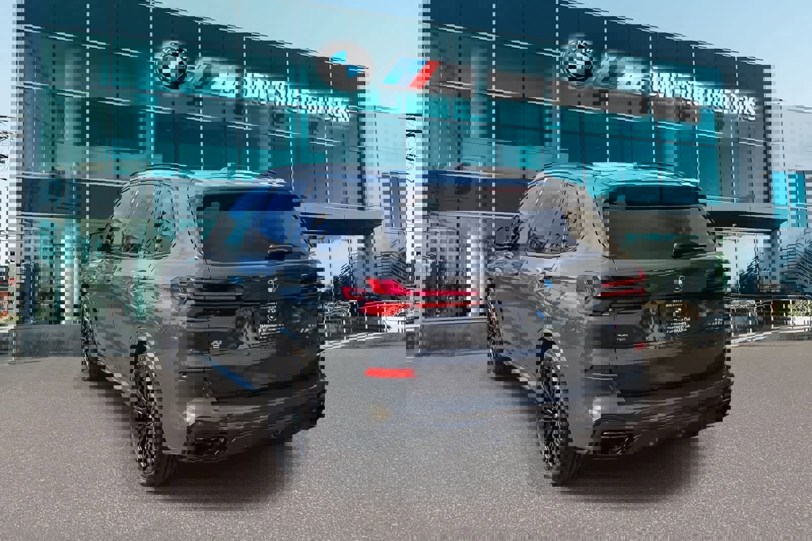 Used 2024 BMW X5 M60i AWD/4WD image 6