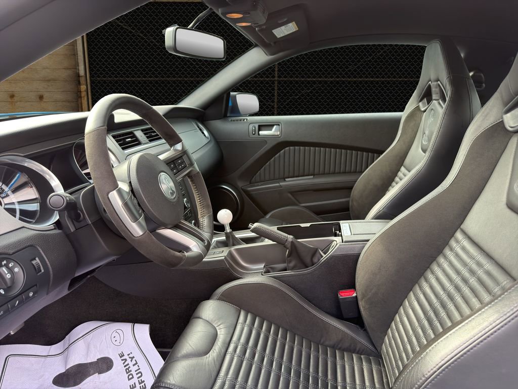 Used 2013 Ford Mustang Shelby GT500 RWD image 4