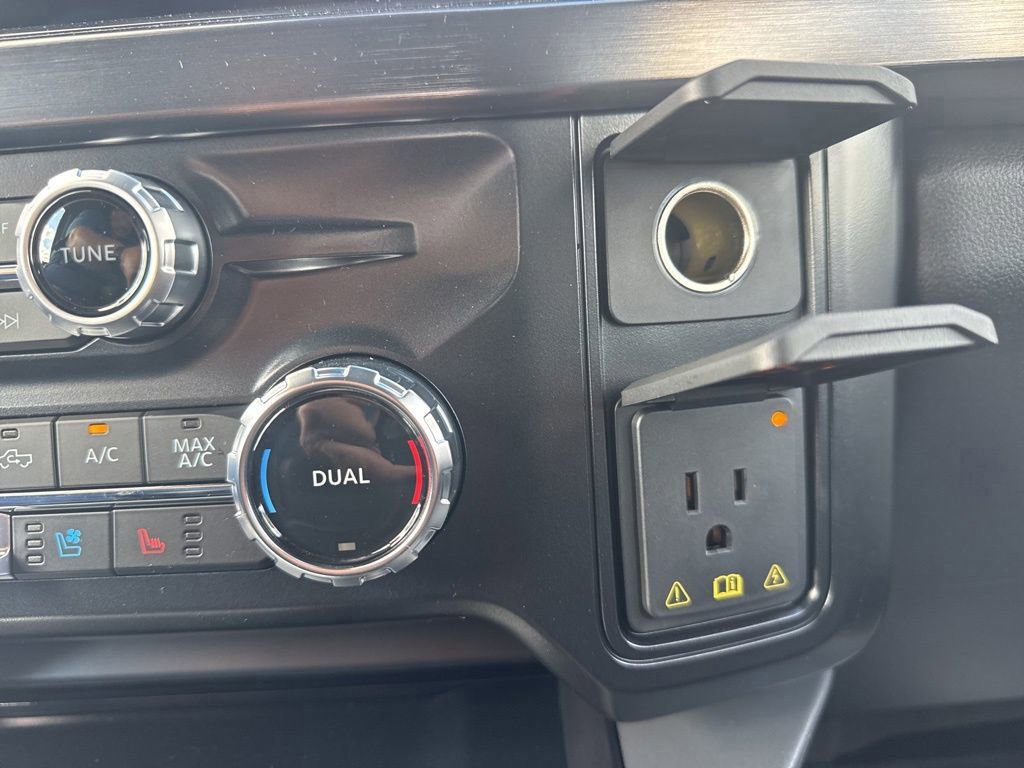 New 2026 Ford F350 Lariat w/ Black Appearance Package image 38