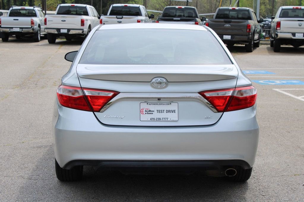 Used 2015 Toyota Camry SE image 7