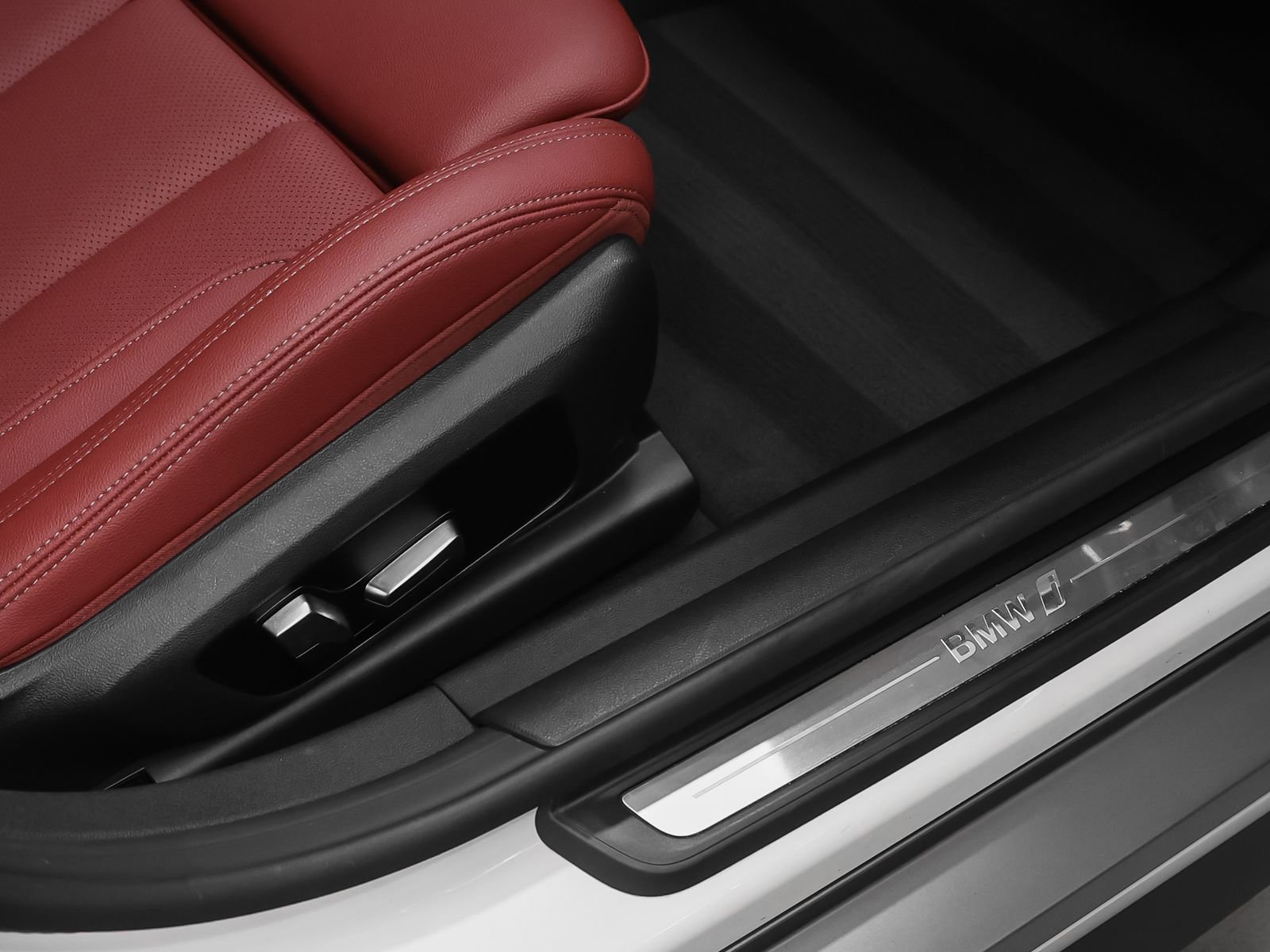 Used 2023 BMW i4 eDrive40 w/ Premium Package image 23