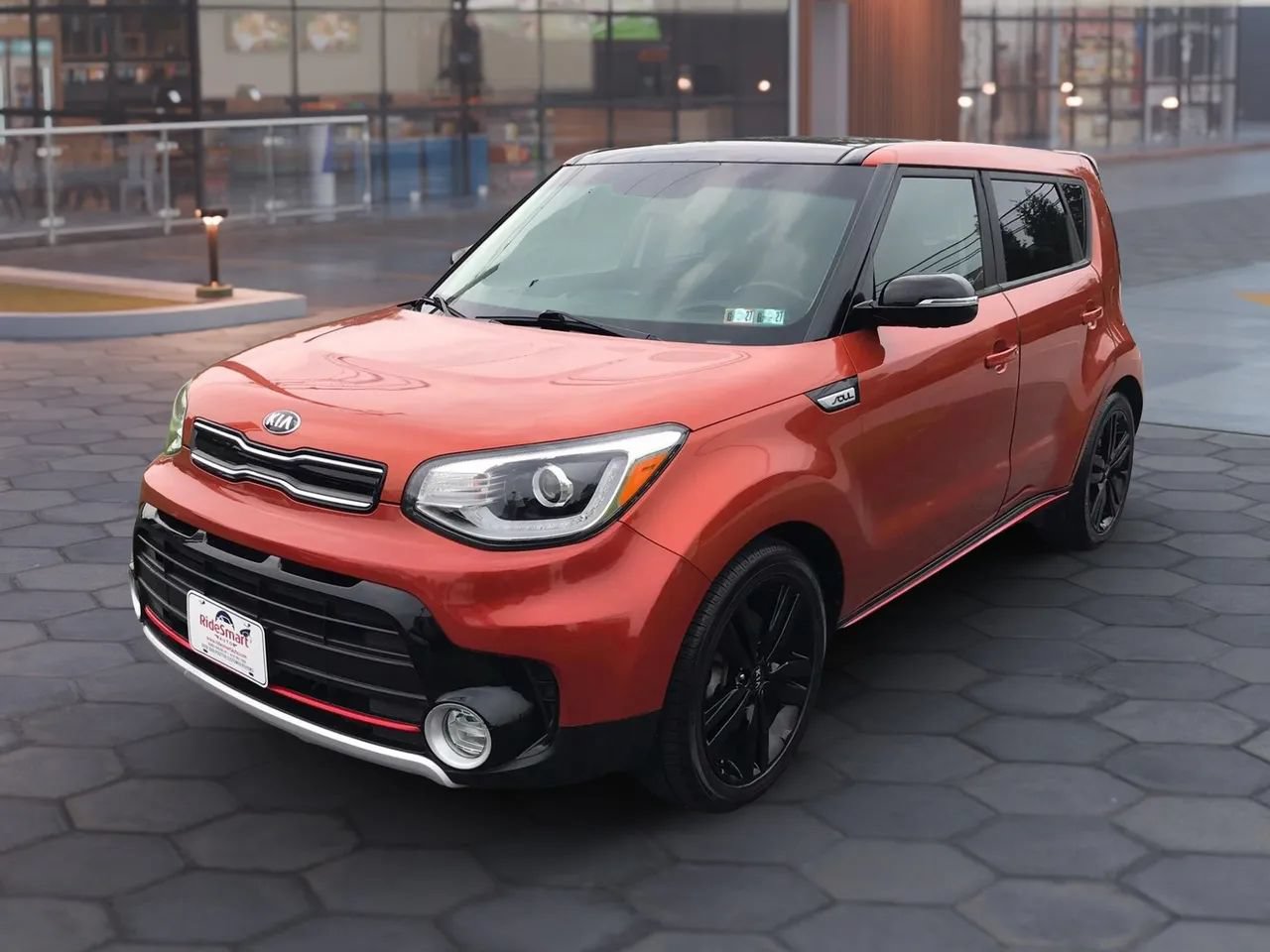Used 2018 Kia Soul ! w/ Tech Package FWD image 6